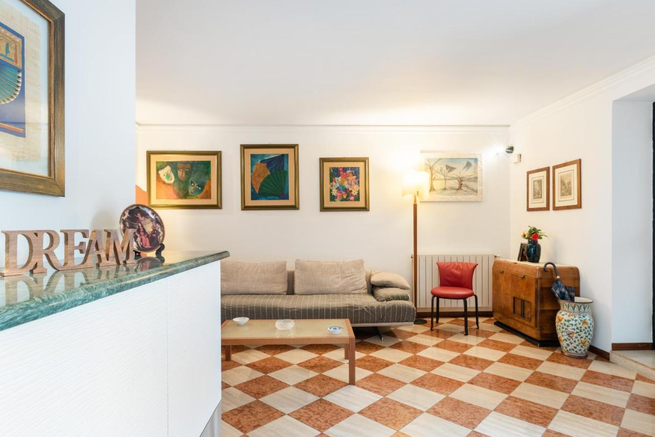 Via Etnea Cozy Apartment With Balcony CTA Exterior photo
