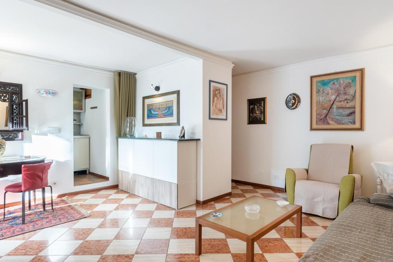 Via Etnea Cozy Apartment With Balcony CTA Exterior photo